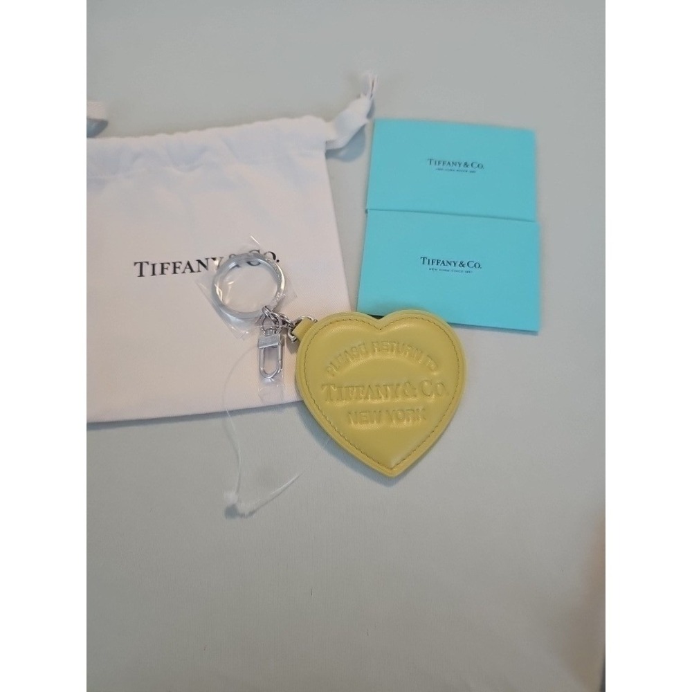 Tiffany & Co. Return to Tiffany Heart Leather Bag Charm Key Ring‎ Yellow Italy
